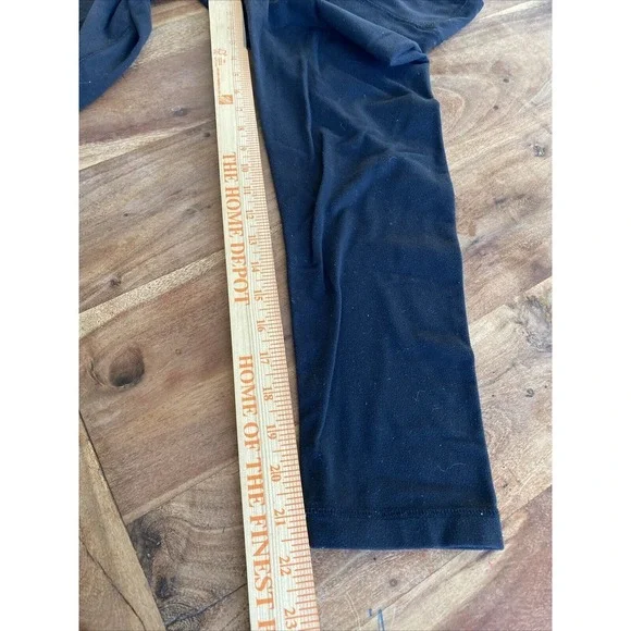 Lululemon solid black crop leggings 21.5" legging Black stretchy Legging Size 6 - Picture 6 of 6